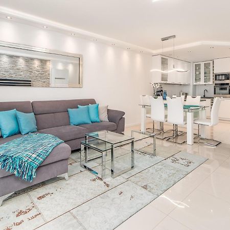 Stylish Vacation Apartment With Parking In Miedzyzdroje By Noclegi Renters エクステリア 写真